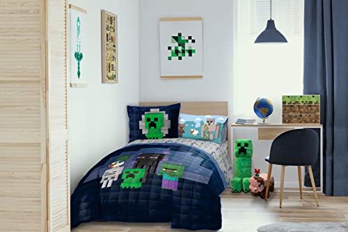 Jay Franco Minecraft Bad Night Twin Quilt Set