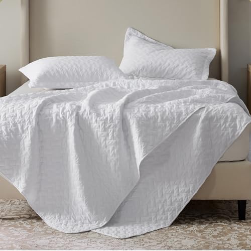Bedsure King Size Quilt - Lightweight with Basket Weave Pattern