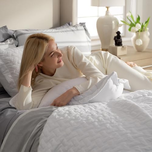 Bedsure King Size Quilt - Lightweight with Basket Weave Pattern