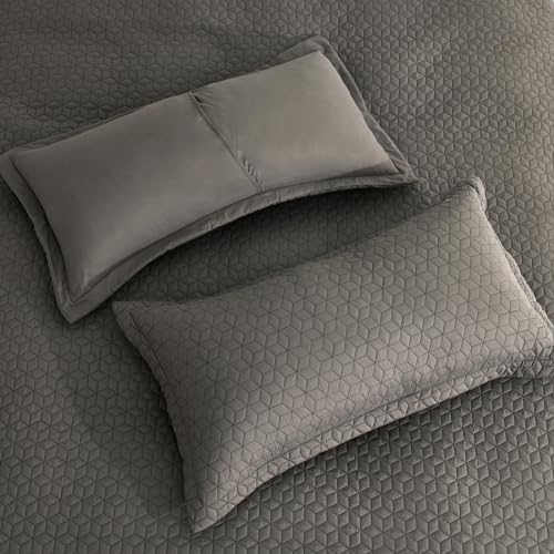 Blythease Oversized King Bedspread 128x120 Brown