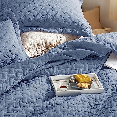 Bedsure Queen Quilt - Lightweight Bedspread with Mineral Blue Basket Weave Pattern Soft Durable