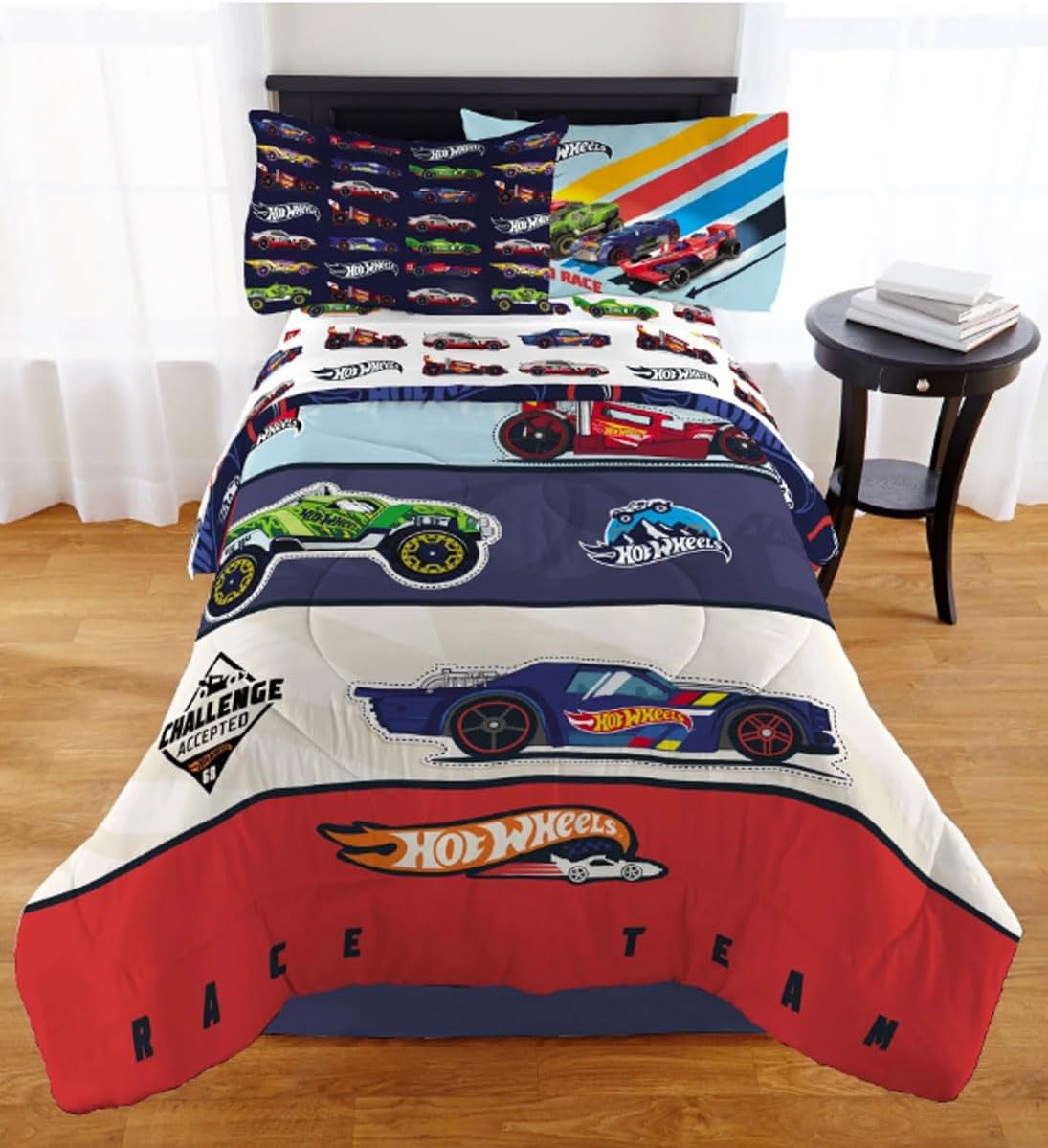 Franco Kids Hot Wheels Reversible Comforter Super Soft Microfiber