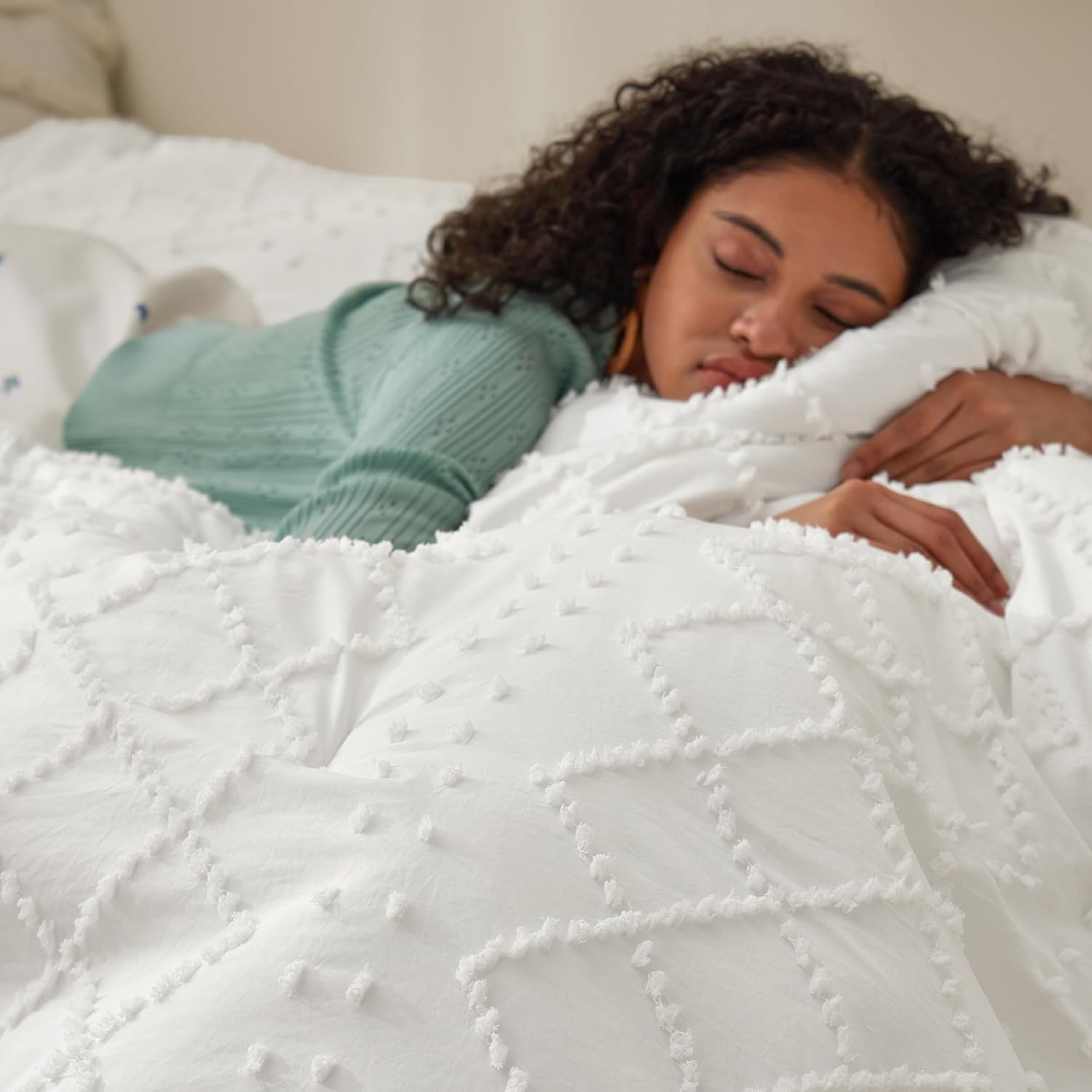 Bedsure Twin XL Comforter Set - Fluffy White with Pillow Sham
