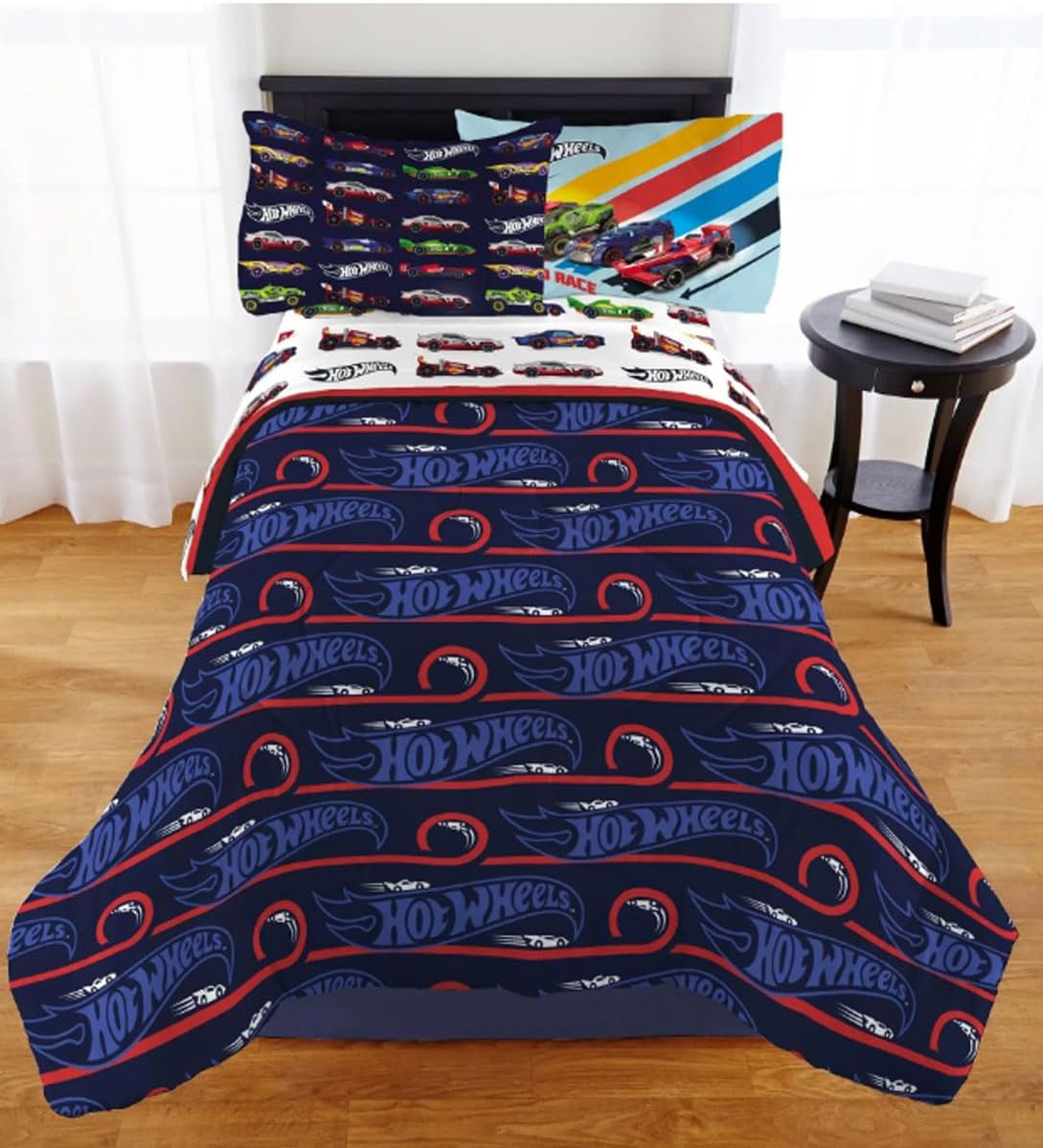 Franco Kids Hot Wheels Reversible Comforter Super Soft Microfiber