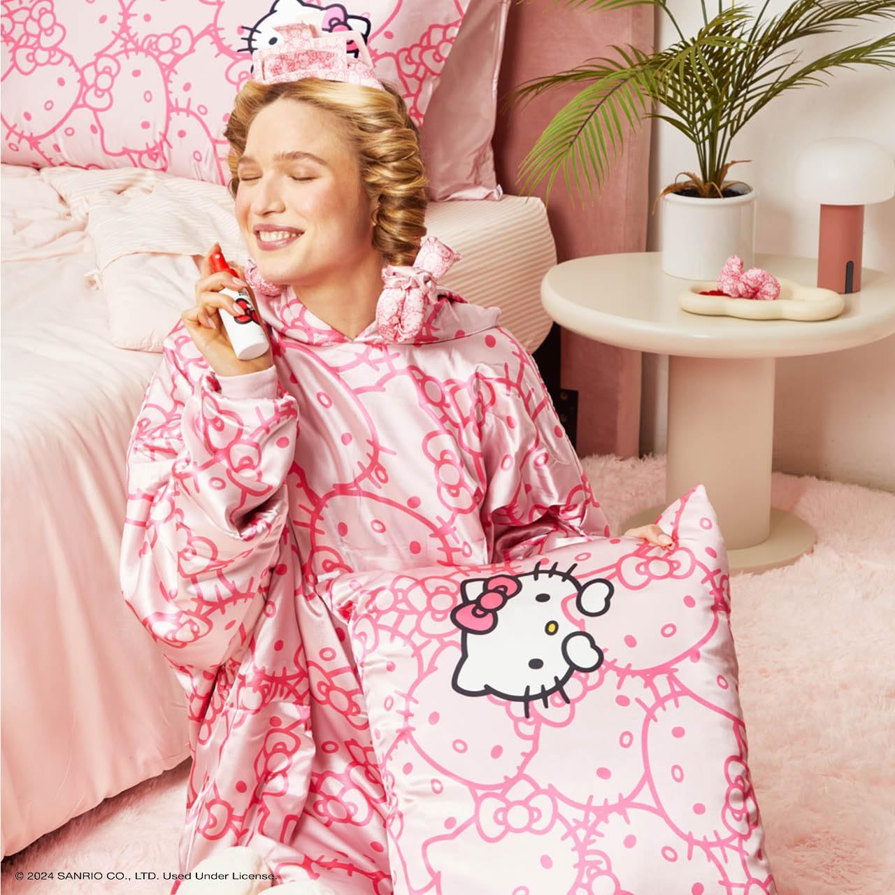 Kitsch x Hello Kitty Pink Kitty Faces Satin Pillowcase