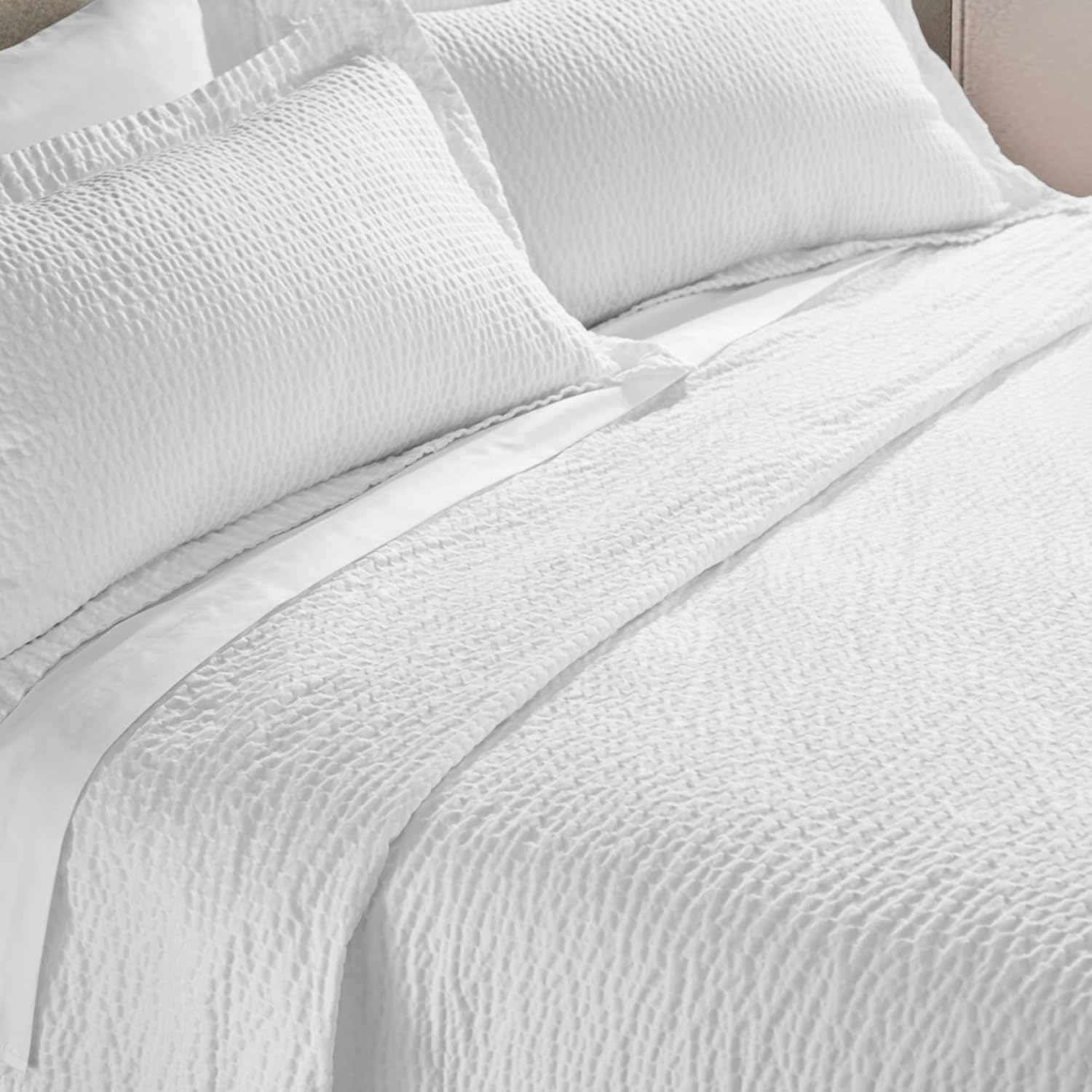 Courtyard by Marriott Textured Coverlet - White Queen