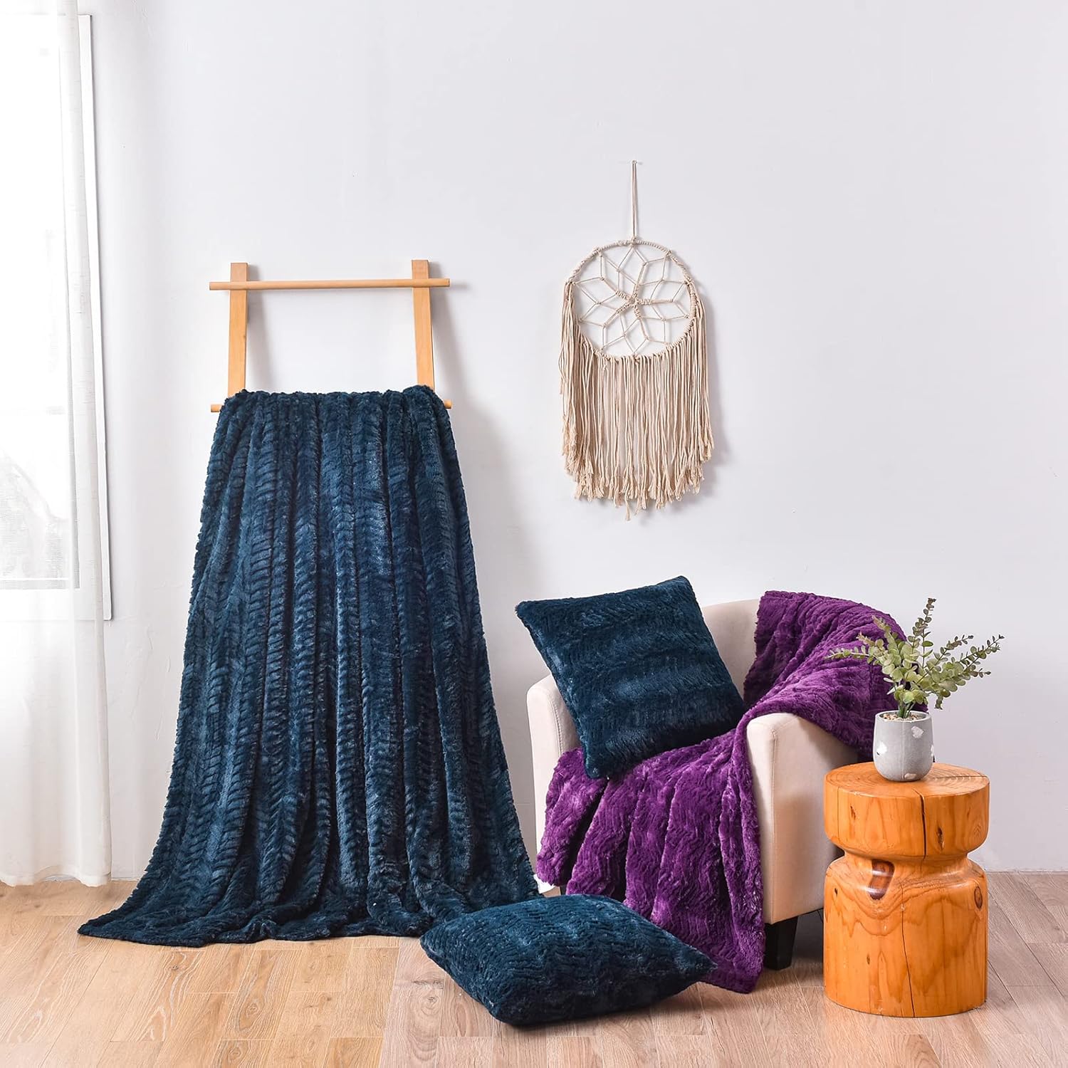 YUSOKI 2-Layer Faux Fur Throw Blanket - Navy Blue 50 x 63