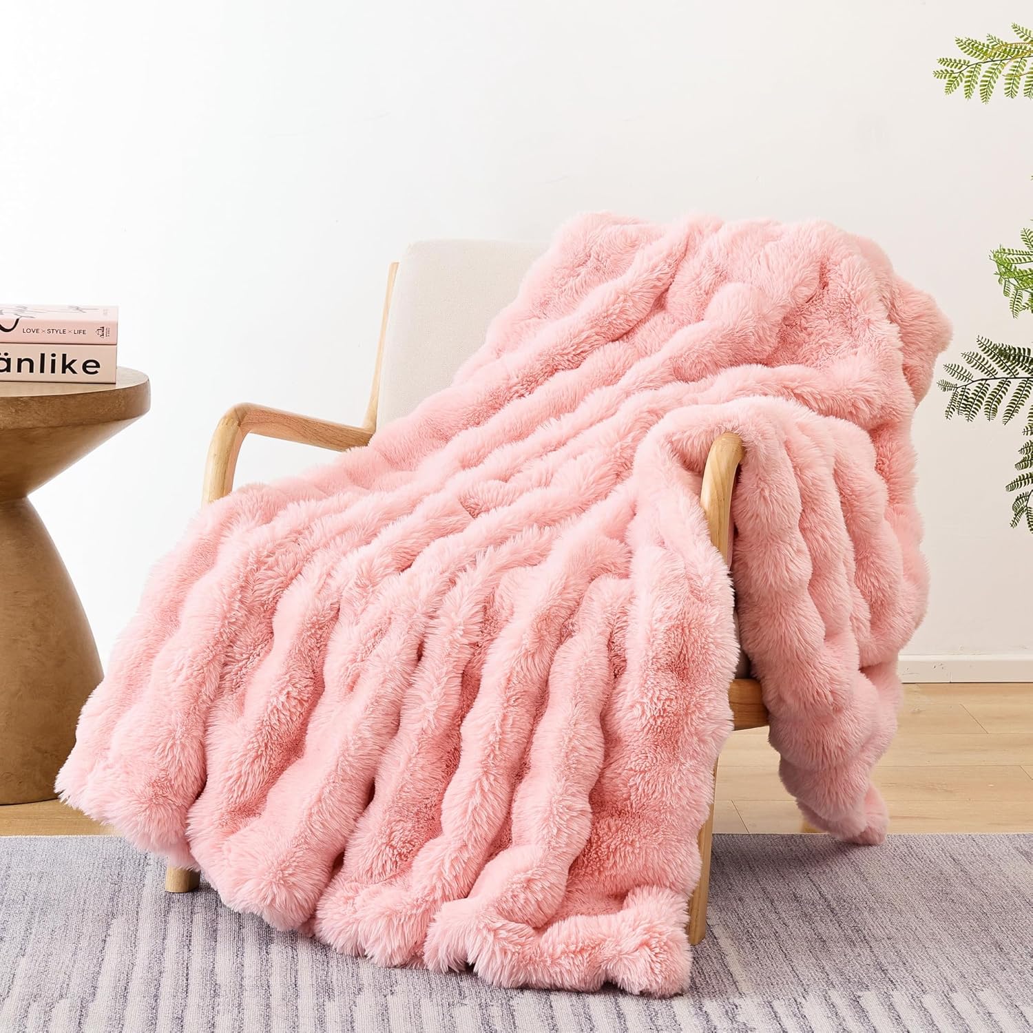 Smoofy Blush Pink Faux Fur Throw Blanket 50 x 60 Cozy Soft