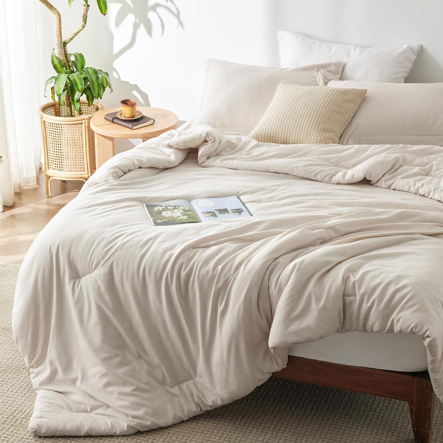 Bedsure King Comforter Set - 104x90 Beige Microfiber