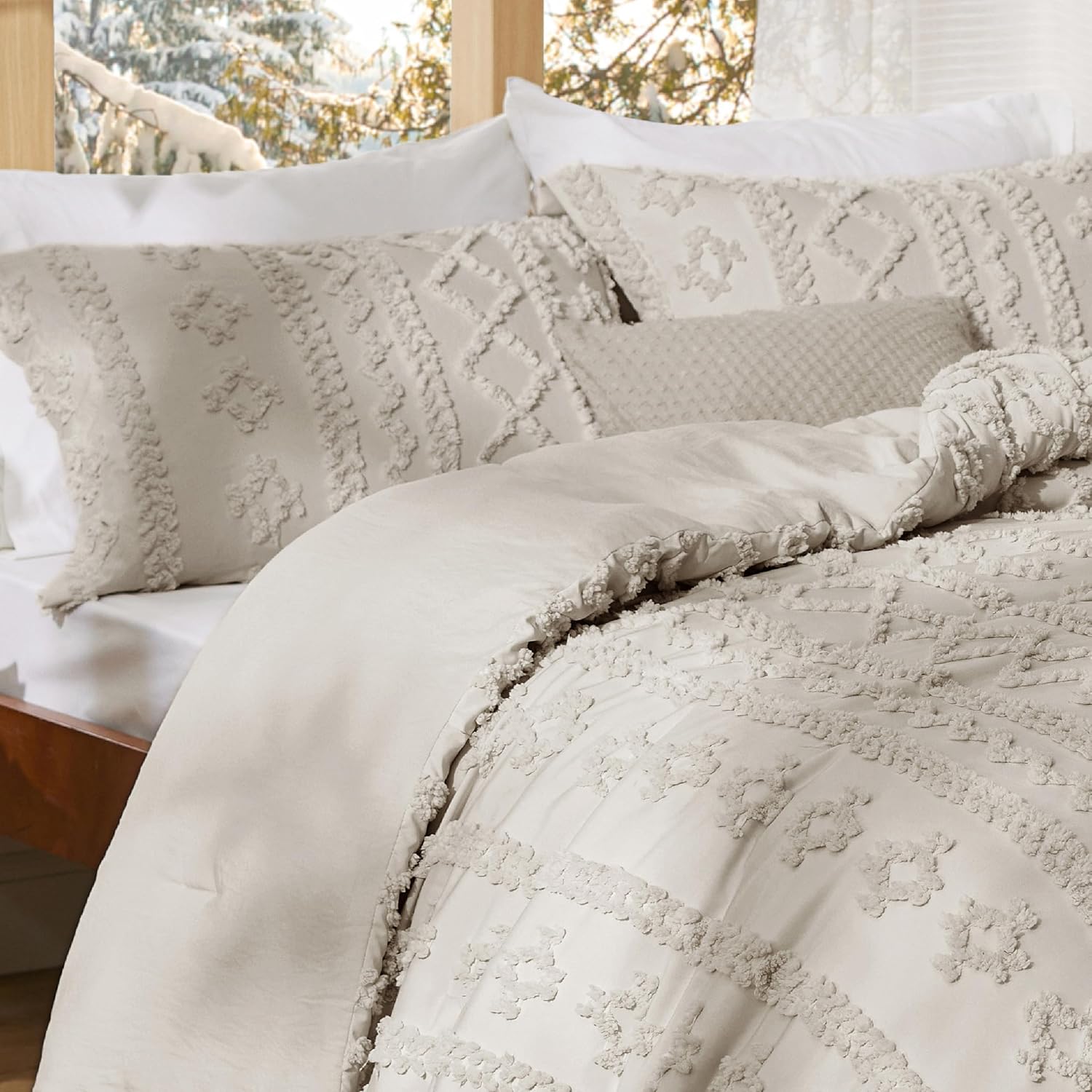 Bedsure Tufted Boho Queen Comforter Set