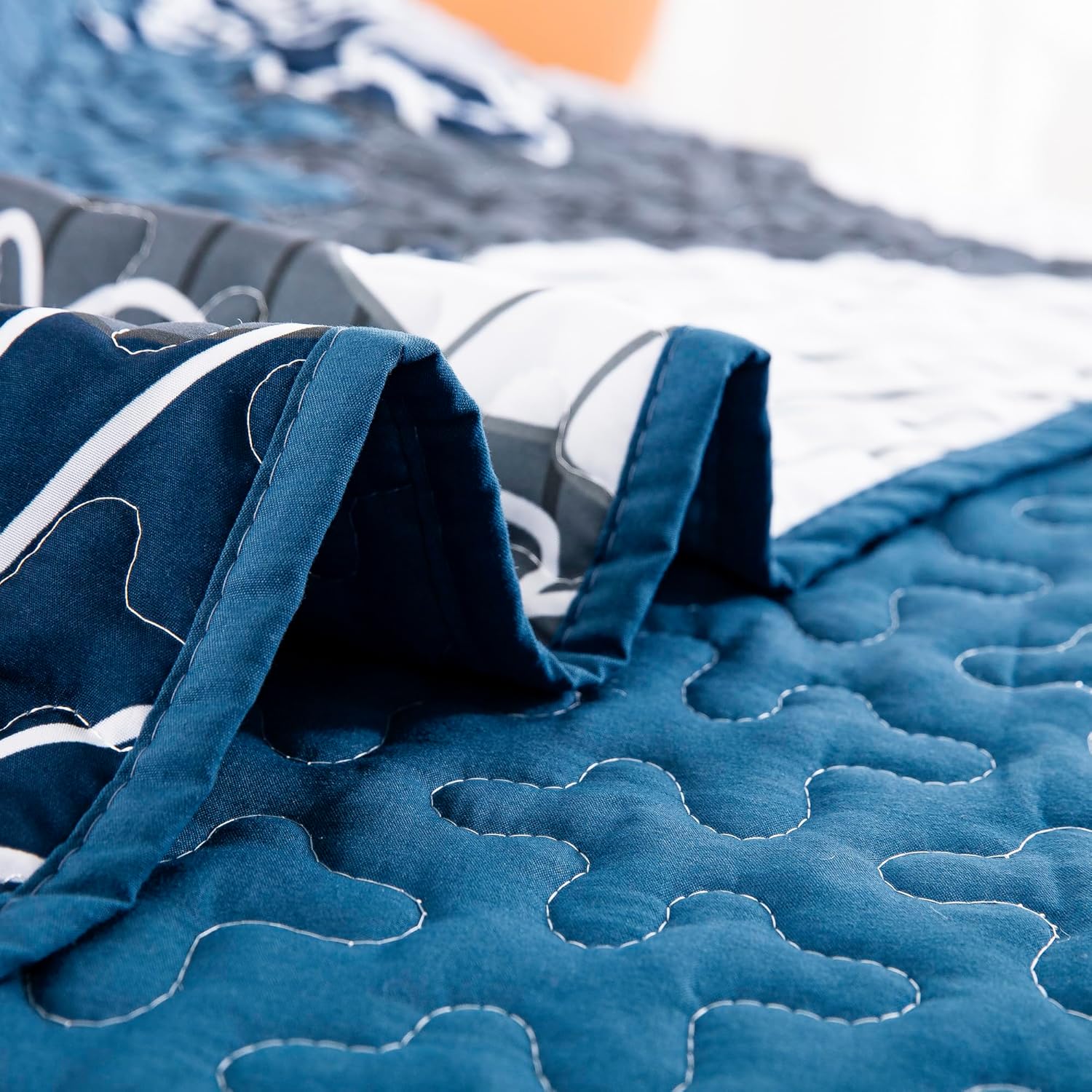 Anibedding Navy Blue Floral Quilt Set 3 Pieces Reversible Microfiber