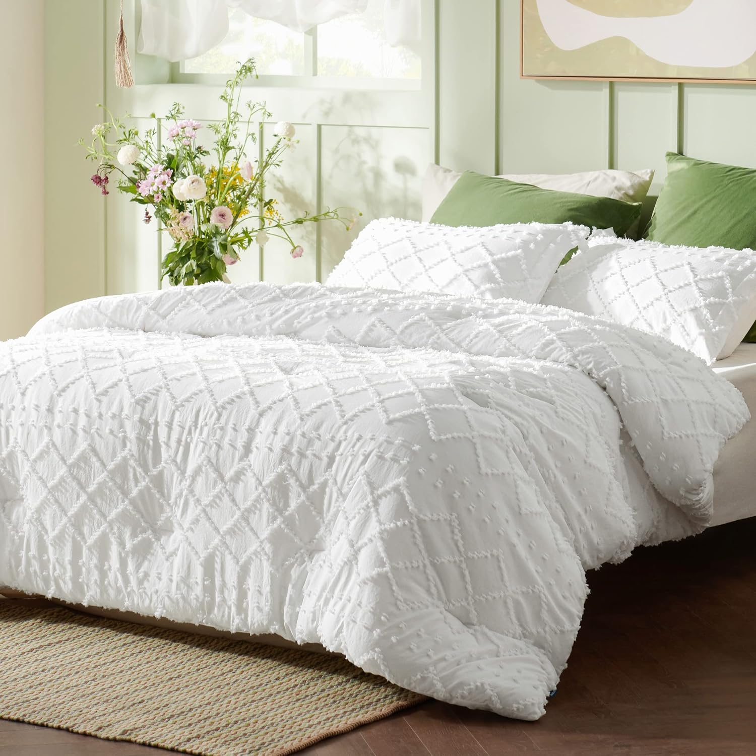 Bedsure Queen Comforter Set - White Boho Tufted Shabby Chic