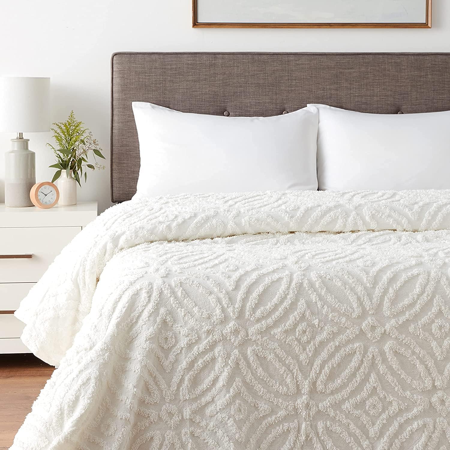 Beatrice Home Fashions Wedding Ring Chenille Bedspread Queen Ivory
