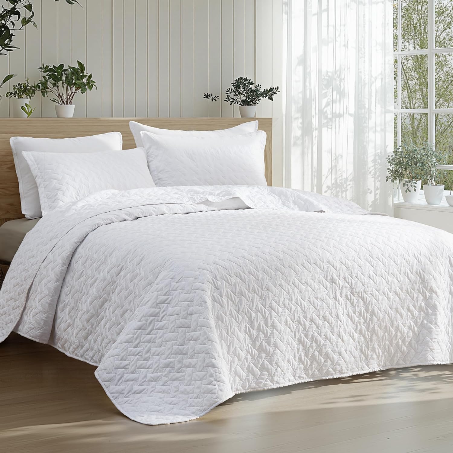 Bedsure King Size Quilt - Lightweight with Basket Weave Pattern