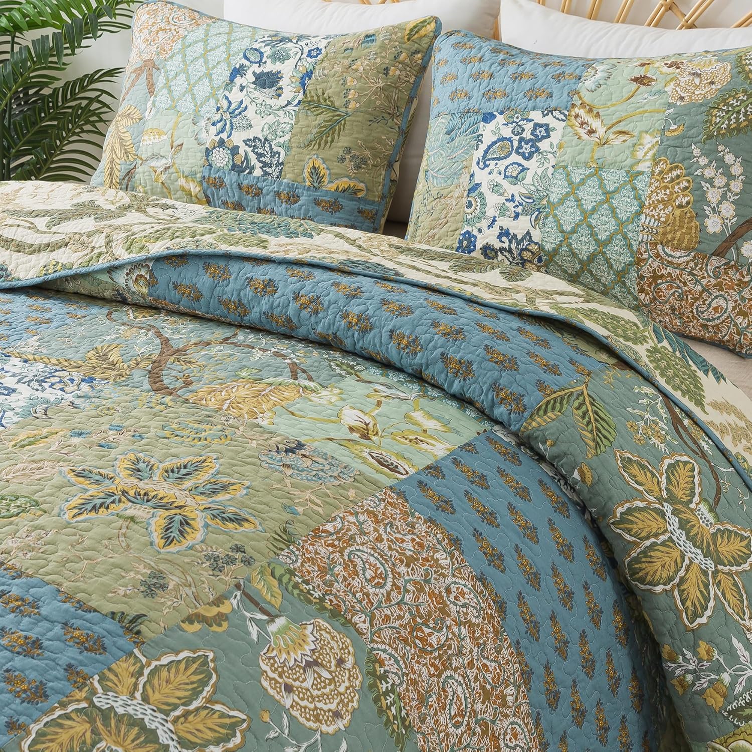 NEWLAKE California King Quilt Set with Patchwork Design
