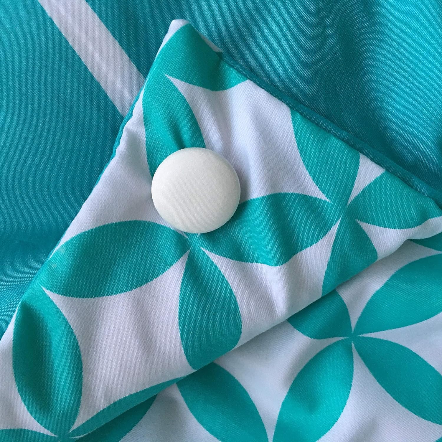 White Cloth Magnetic Duvet Clips with Key 16-Pack