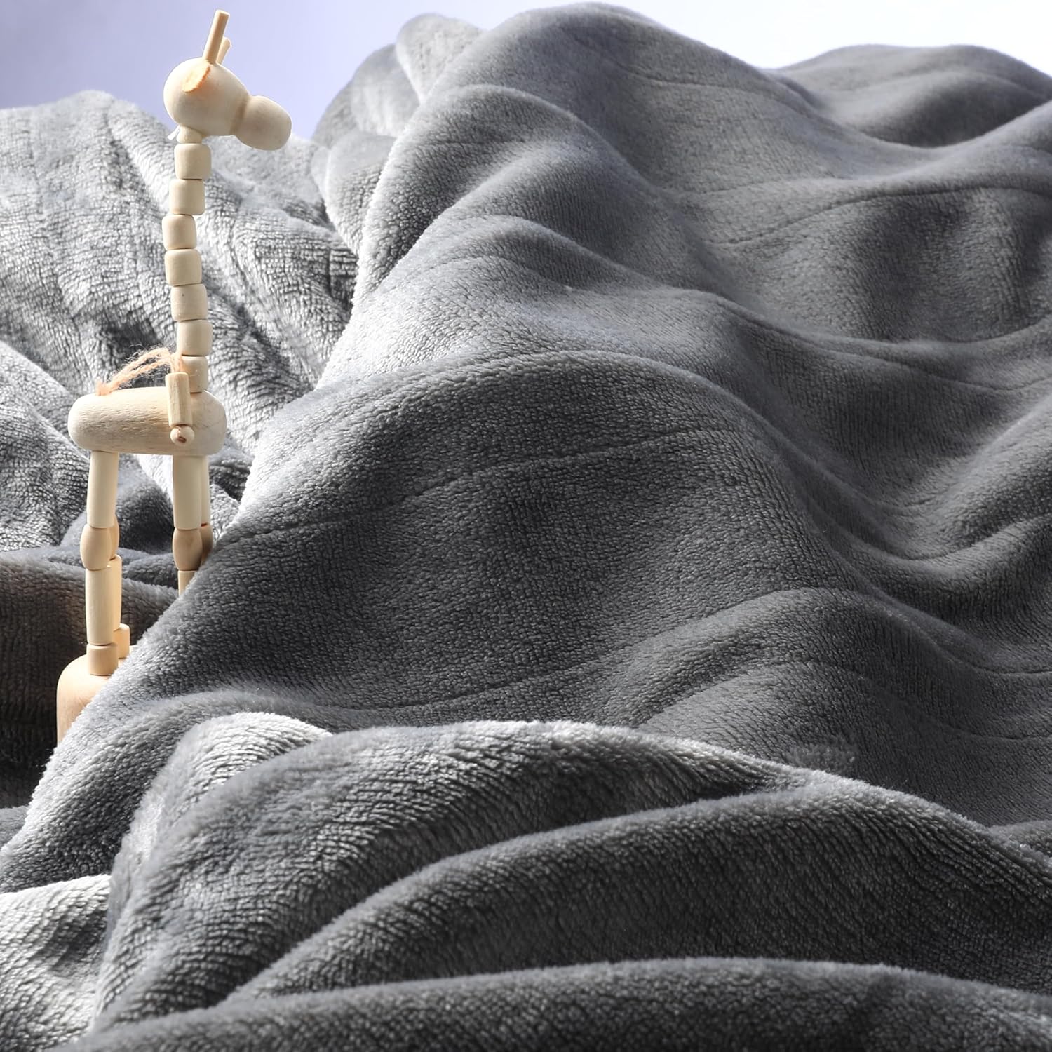 LaffyLo 72 x 84 Electric Heated Blanket - Light Grey